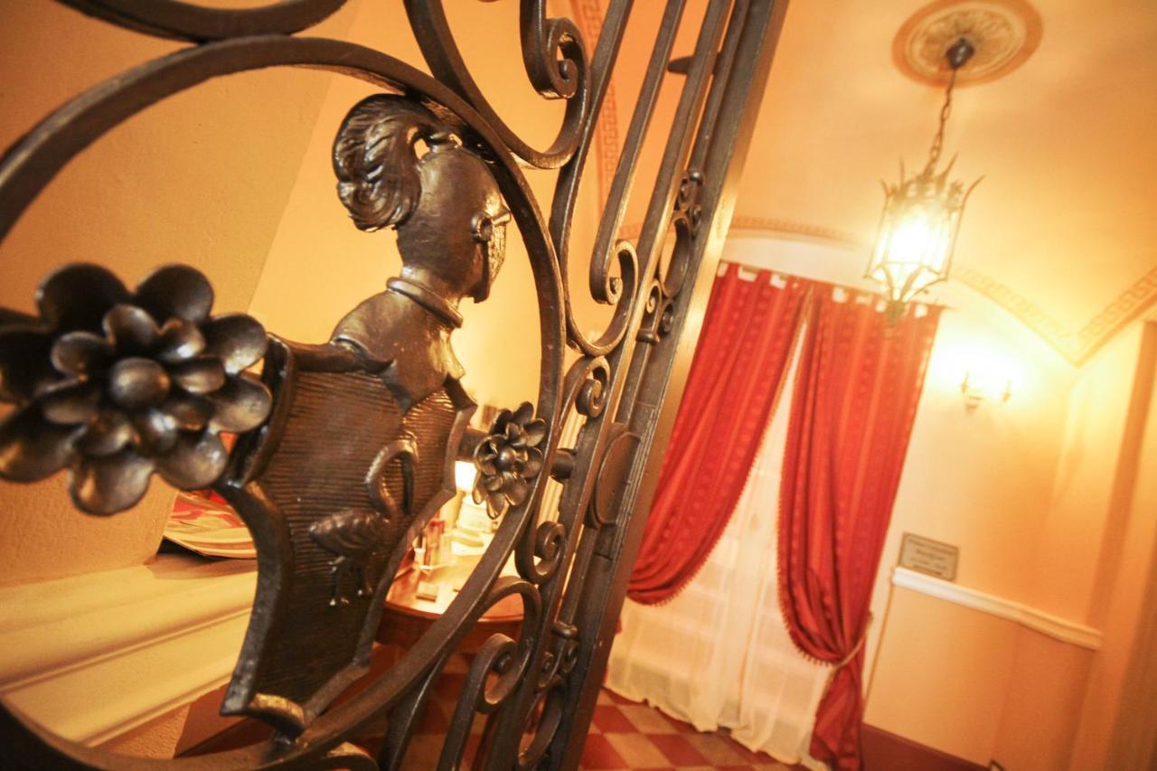 Antica Residenza Cicogna Bed & Breakfast Siena Exterior photo
